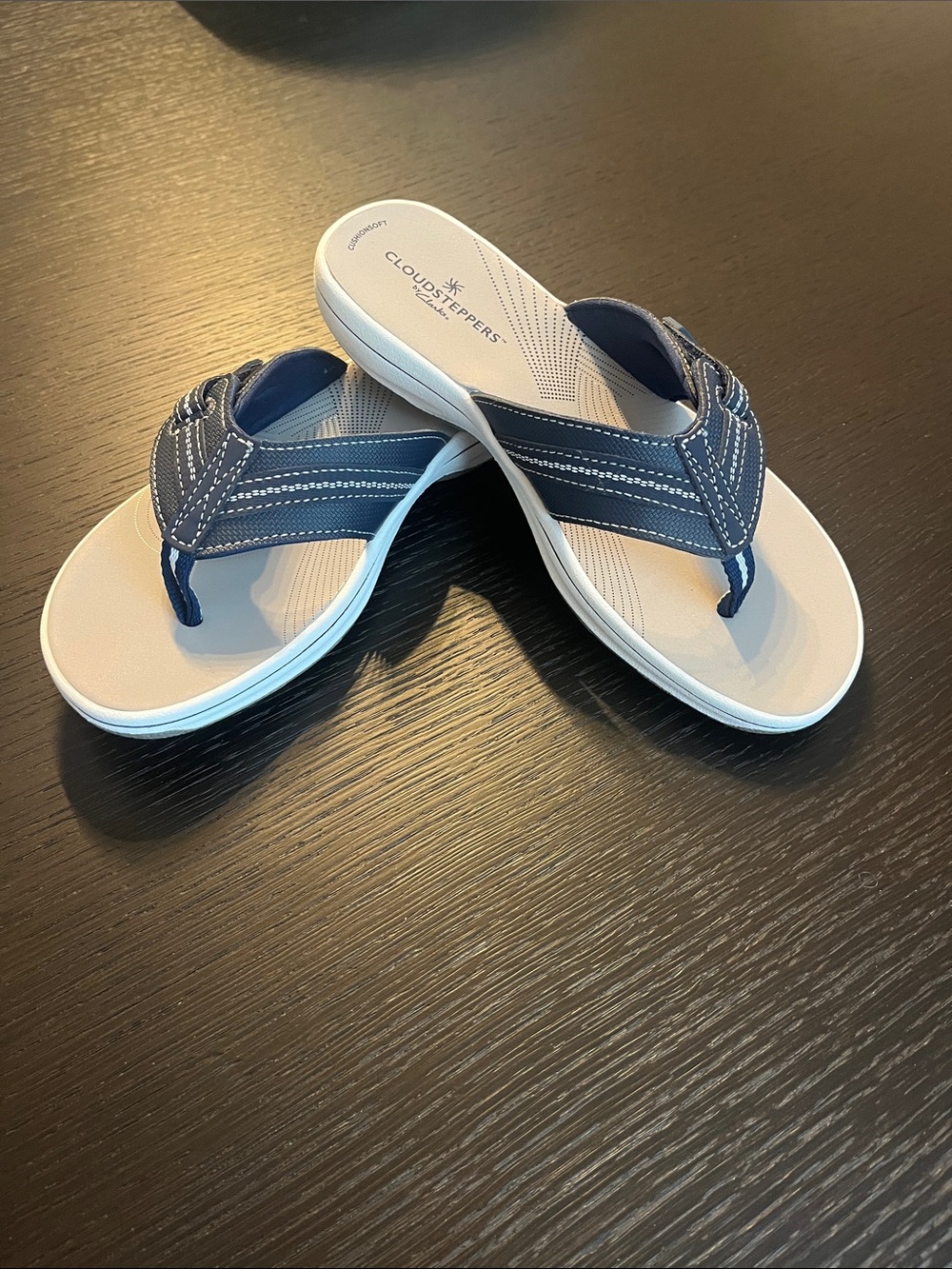 Clarks Navy and White Women's Sandal Thong Flip-Flop